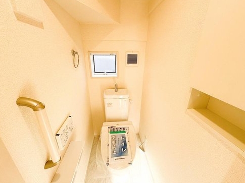 八王子市丸山町の新築戸建て2号棟のトイレ1の写真