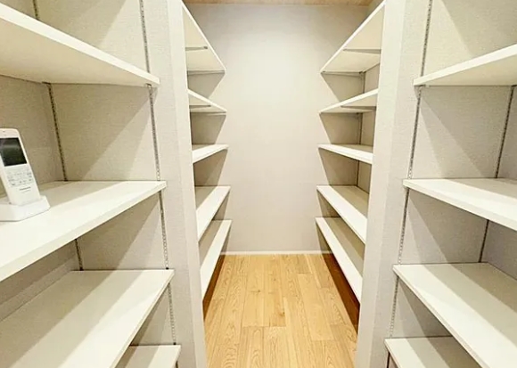 八王子市めじろ台3丁目の新築戸建てA号棟のパントリー