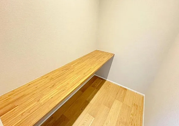 八王子市めじろ台3丁目の新築戸建てB号棟のスタディーカウンター2F