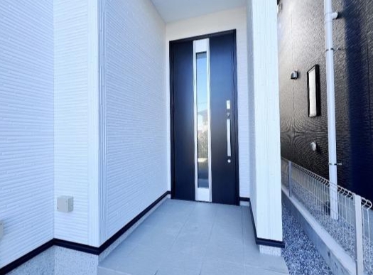 八王子市元八王子町3丁目の新築戸建て2号棟の玄関