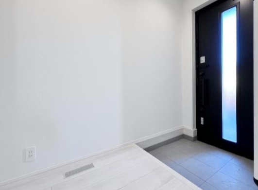 八王子市元八王子町3丁目の新築戸建て2号棟の玄関