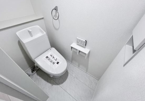 八王子市元八王子町3丁目の新築戸建て2号棟のトイレ1F