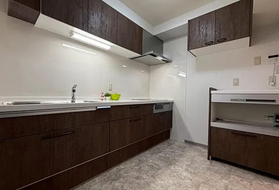 八王子市元横山町2丁目の中古マンションのキッチンの写真