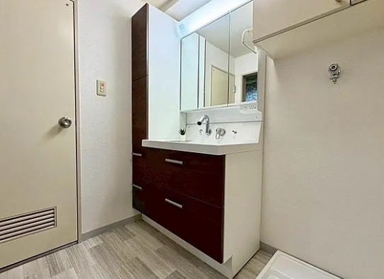 八王子市元横山町2丁目の中古マンションの洗面化粧台の写真