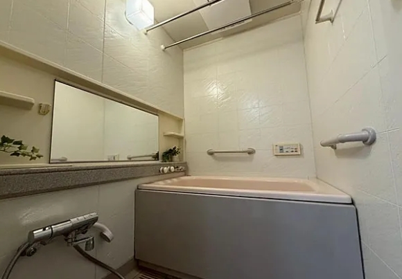 八王子市元横山町2丁目の中古マンションのバスルームの写真