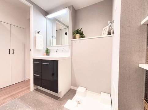 八王子市明神町1丁目の中古マンションの洗面化粧台の写真