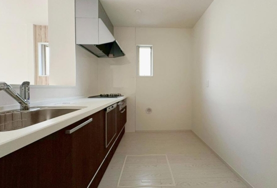 八王子市長沼町の新築戸建て1号棟のキッチン