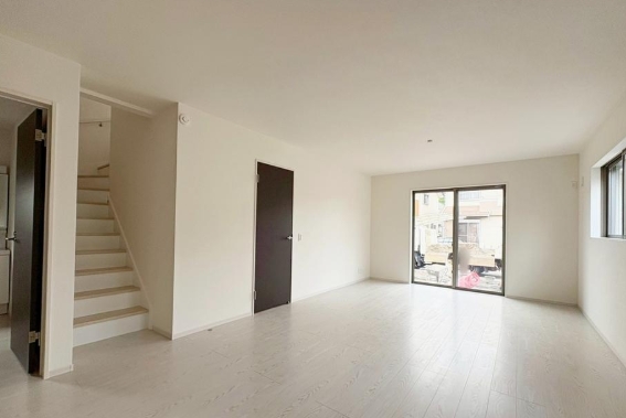 八王子市長沼町の新築戸建て1号棟のリビング