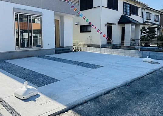 八王子市長沼町の新築戸建て1号棟の駐車場