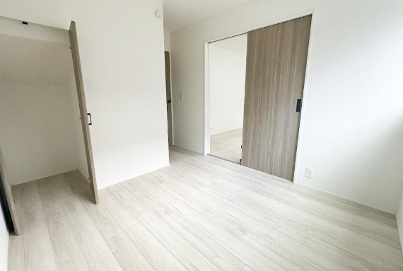 八王子市西寺方町の新築戸建ての洋室1