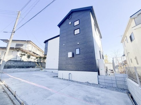 八王子市西寺方町の新築戸建ての外観