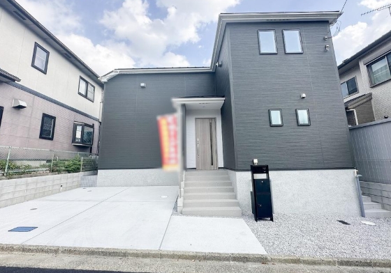 八王子市西寺方町の新築戸建ての外観