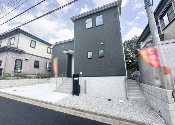 八王子市西寺方町の新築戸建ての外観