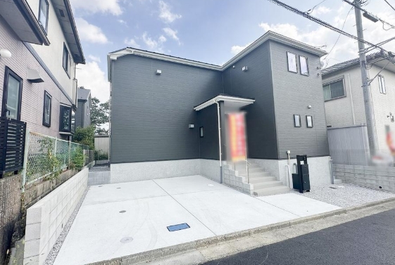 八王子市西寺方町の新築戸建ての外観