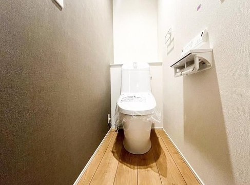 八王子市西寺方町の新築戸建てのトイレ1F