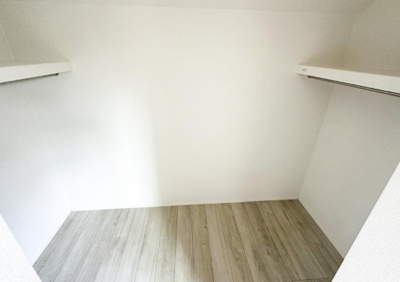 八王子市西寺方町の新築戸建てのウォークインクローゼット