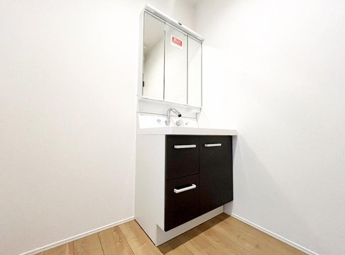 八王子市西寺方町の新築戸建ての洗面化粧台