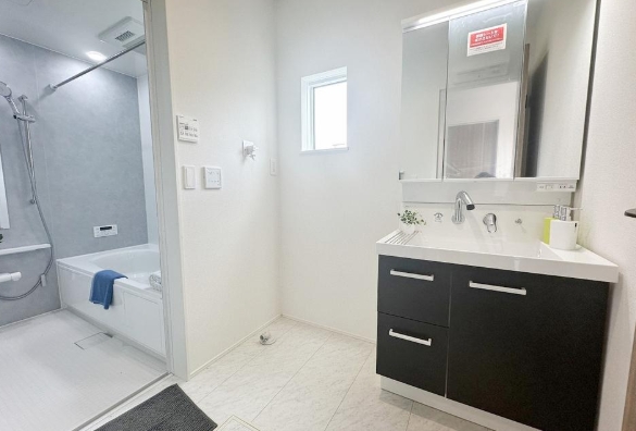 八王子市西寺方町の新築戸建ての洗面化粧台