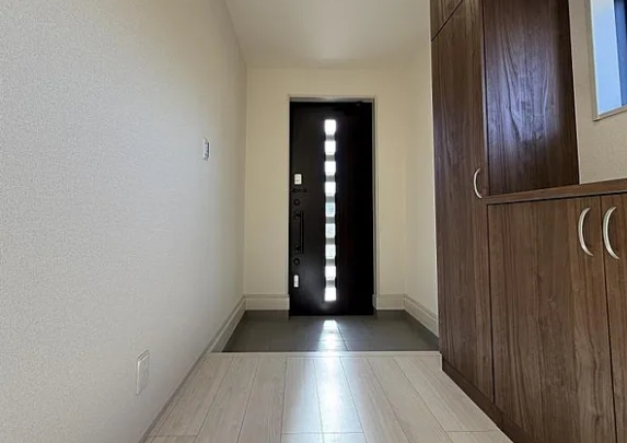 八王子市大谷町の新築戸建て1号棟の玄関