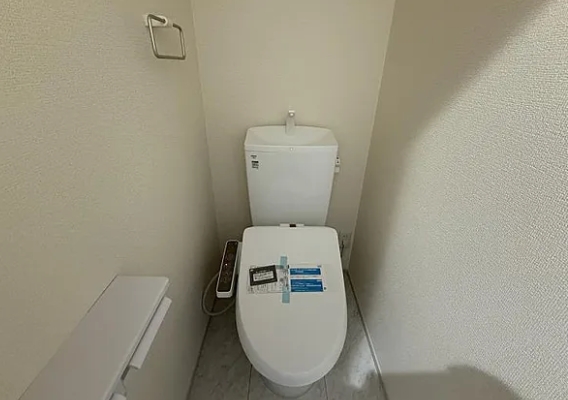 八王子市大谷町の新築戸建て2号棟のトイレ1F