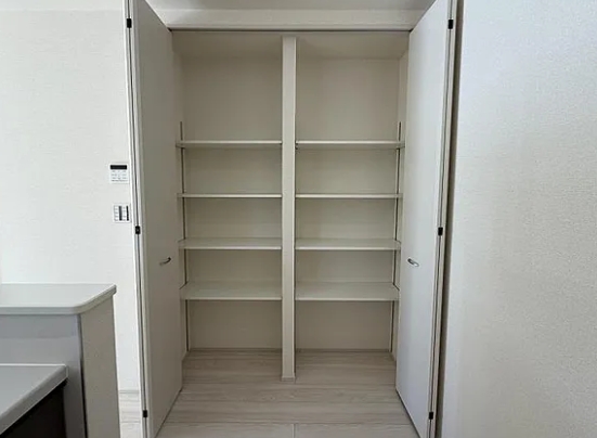 八王子市大谷町の新築戸建て3号棟のパントリー