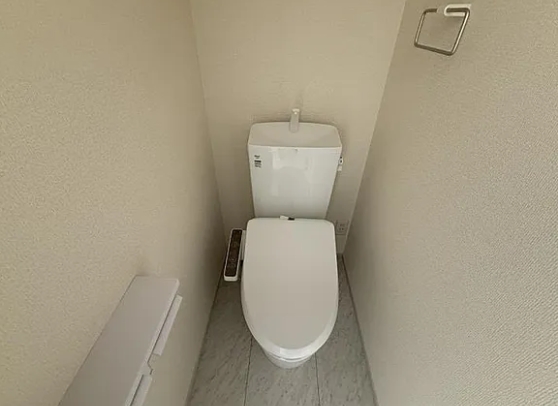 八王子市大谷町の新築戸建て3号棟のトイレ1F