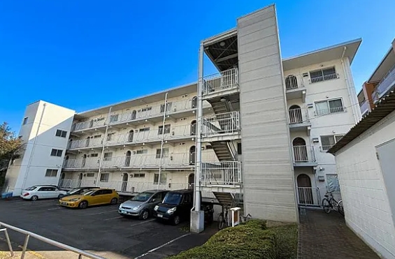 八王子市散田町5丁目の中古マンションの外観の写真