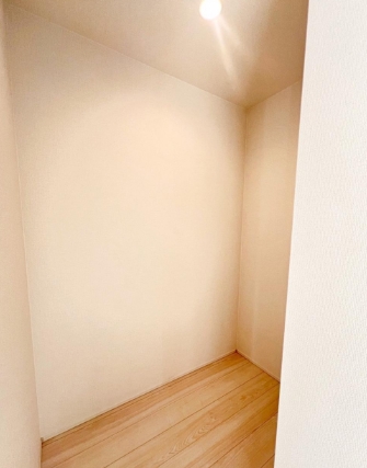 八王子市下柚木の新築戸建てのパントリーの写真