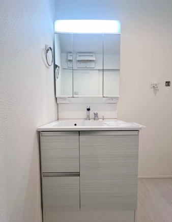 八王子市下柚木の新築戸建ての洗面化粧台の写真