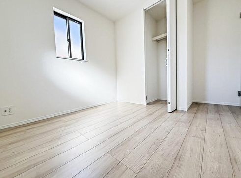 八王子市下恩方町の新築戸建ての洋室4