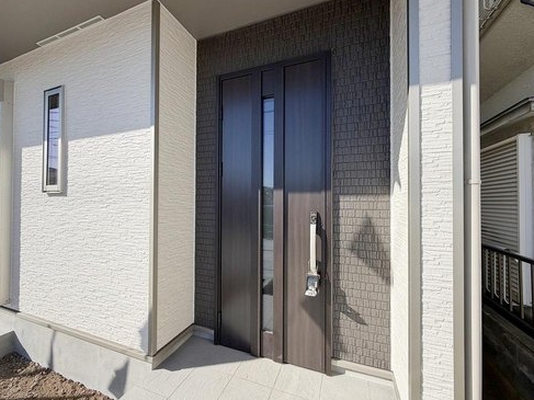 八王子市下恩方町の新築戸建ての玄関