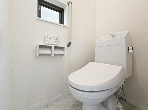 八王子市下恩方町の新築戸建てのトイレ1F