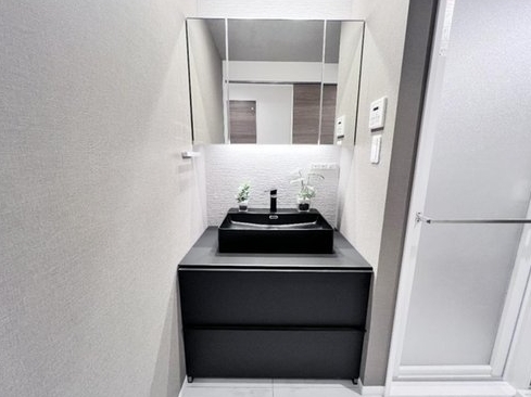 八王子市寺町の中古マンションの洗面化粧台の写真