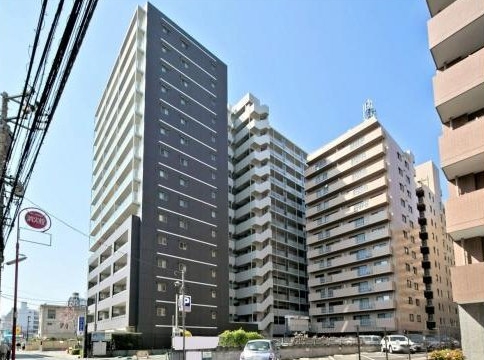八王子市八日町の中古マンションの外観の写真