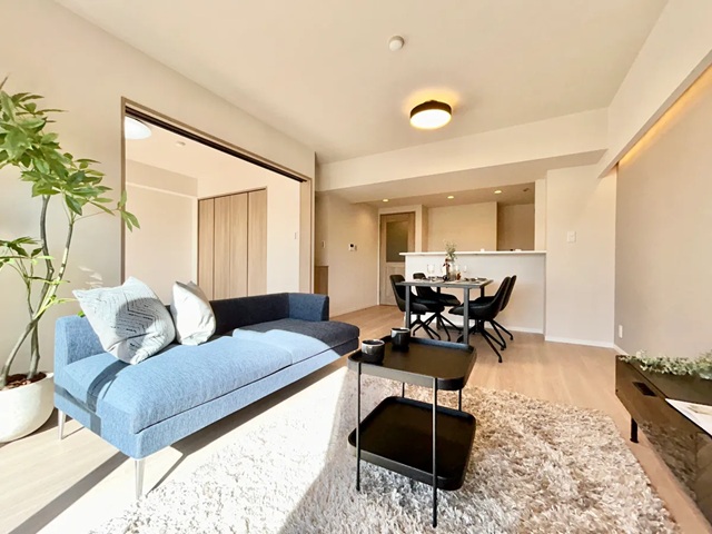 相模原市中央区淵野辺1丁目の中古マンション6階部分のリビングの写真