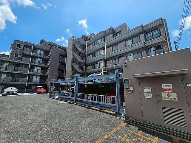 相模原市中央区東淵野辺1丁目の中古マンション3階部分の駐車場の写真