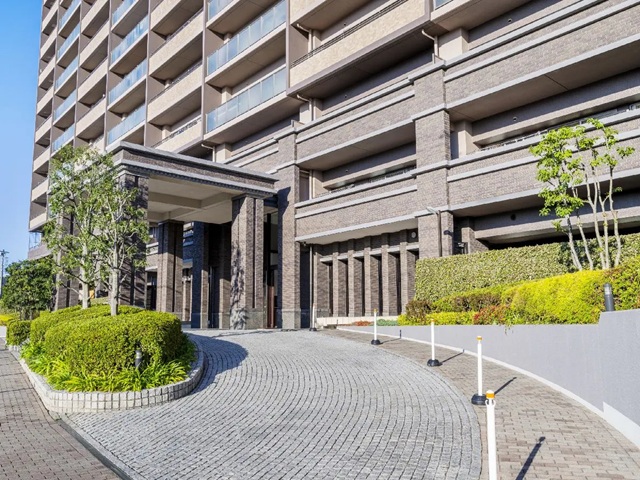 相模原市中央区上溝の中古マンション3階部分のエントランスの写真