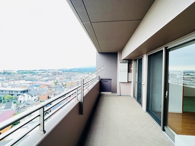 相模原市中央区上溝の中古マンション9階部分のバルコニーの写真