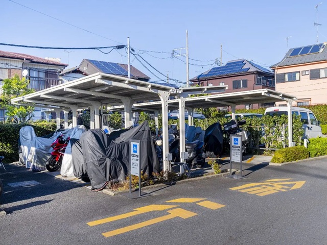 相模原市中央区上溝の中古マンション9階部分のバイク置場の写真