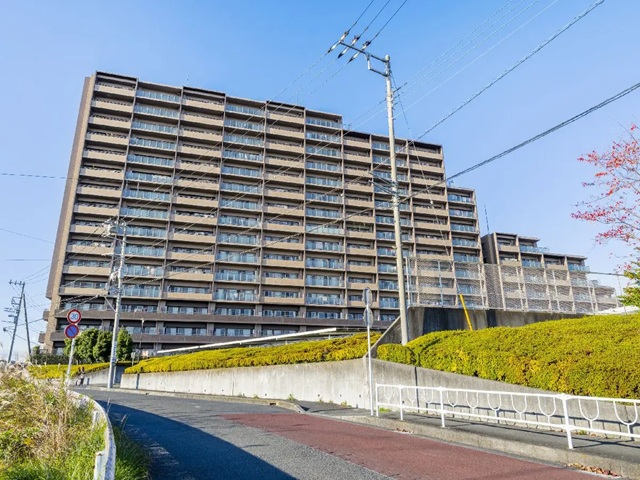 相模原市中央区上溝の中古マンション9階部分の外観の写真