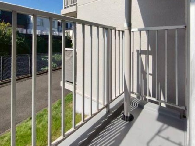 相模原市中央区上溝2丁目の中古マンション1階部分のバルコニーの写真