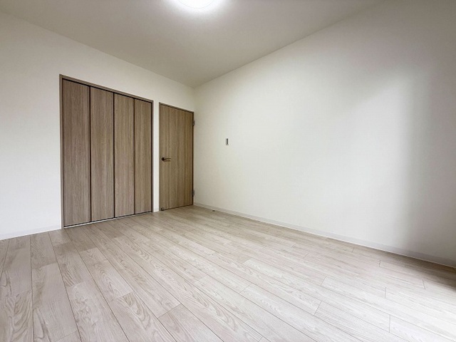 相模原市中央区上溝2丁目の中古マンション1階部分の洋室1の写真