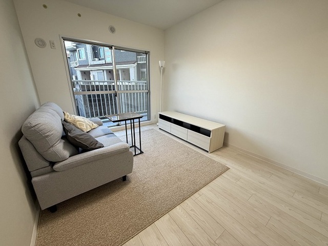 相模原市中央区上溝2丁目の中古マンション1階部分のリビングの写真