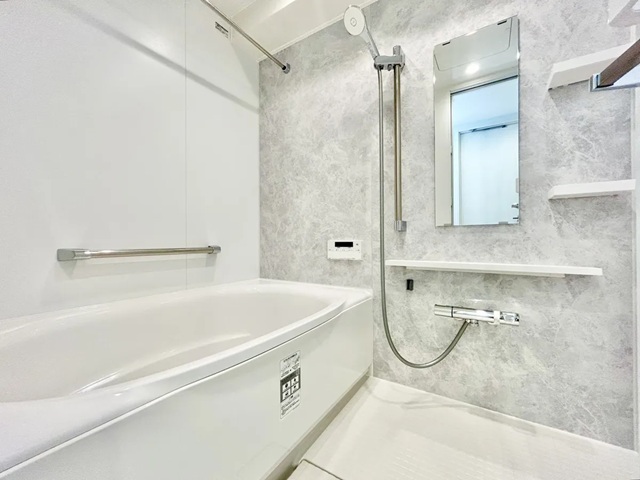 相模原市中央区鹿沼台1丁目の中古マンション6階部分のバスルームの写真