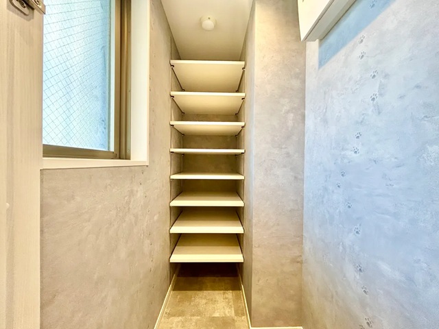 相模原市中央区鹿沼台1丁目の中古マンション6階部分のシューズインクローゼットの写真