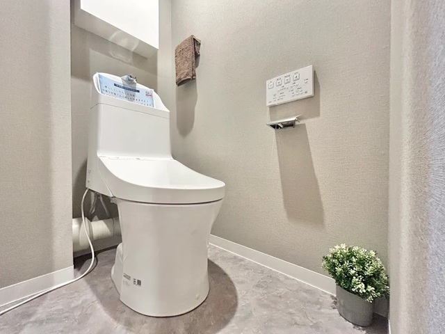 相模原市中央区鹿沼台2丁目の中古マンション2階部分のトイレの写真