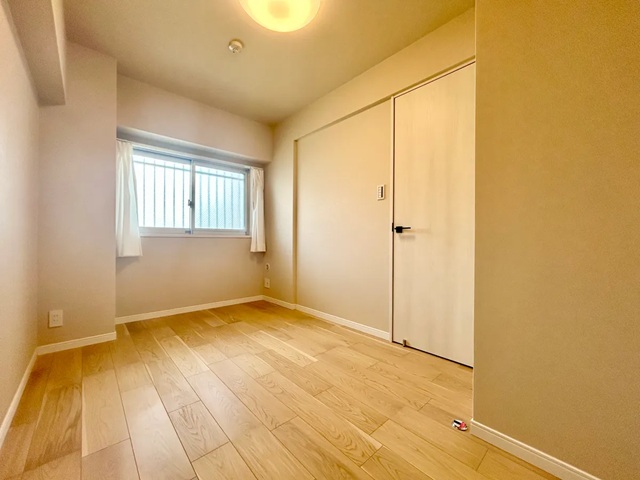 相模原市中央区鹿沼台2丁目の中古マンション4階部分の洋室3の写真