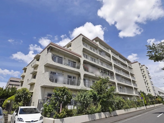 相模原市中央区鹿沼台2丁目の中古マンション4階部分の外観1枚目の写真