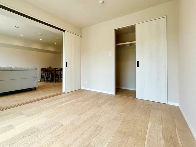 相模原市中央区鹿沼台2丁目の中古マンション4階部分のウォークインクローゼットの写真