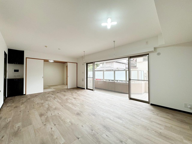 相模原市中央区共和2丁目の中古マンション1階部分のリビングの写真